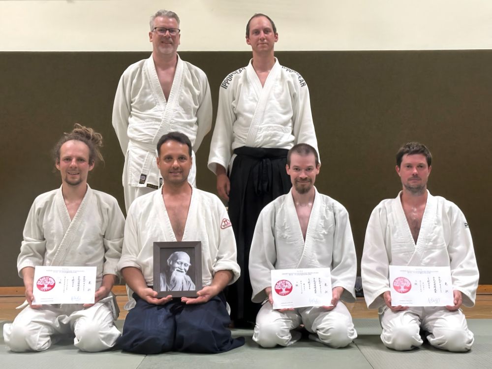 Gruppenfoto nach der bestandenen Kyu-Prüfung
